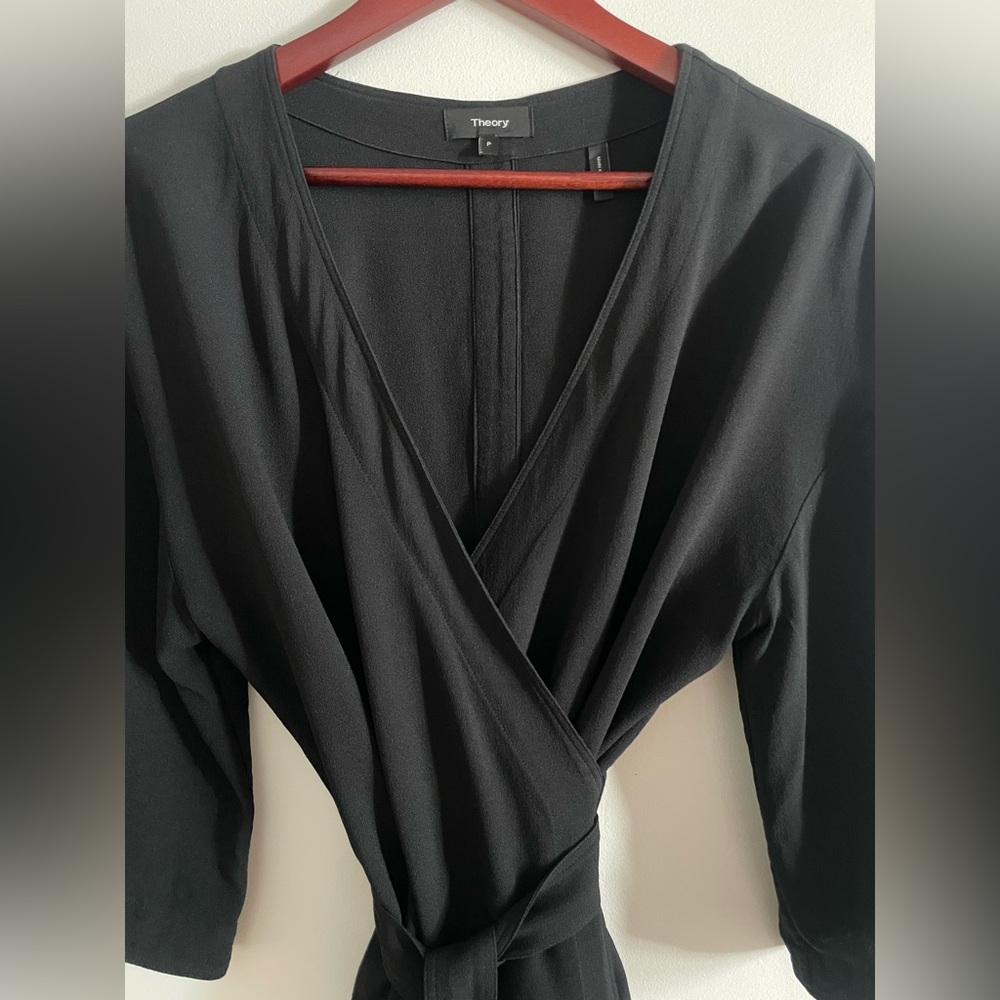 Theory kimono wrap top in black